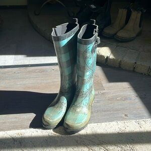Pattern  rubber boots, size US eight ladies